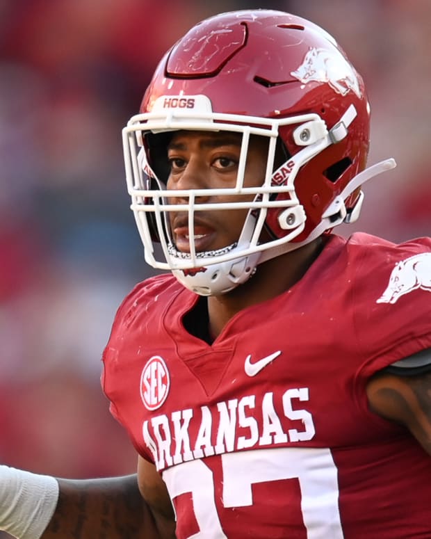 Razorbacks linebacker Chris "Pooh" Paul against Auburn